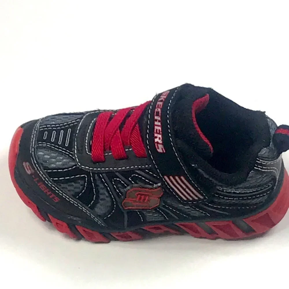 10X$50 SKECHERS RED BLACK BOY SHOES SIZE 8 US